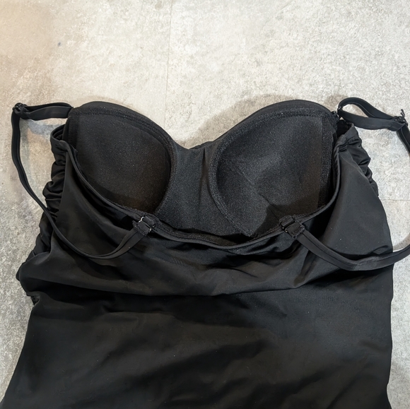 Embrace Your Curves by Miracle Brands Black One Piece Swimsuit Size M - Picture 3 of 5